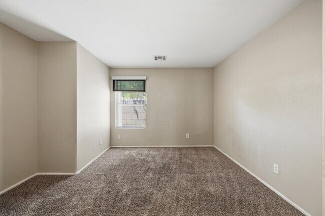 Photo - 8205 S 45th Ln