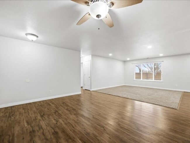 Photo - 2321 Hummingbird Ln