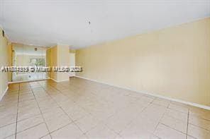 Building Photo - 124 NE 19th Ct Unit 114B Rental