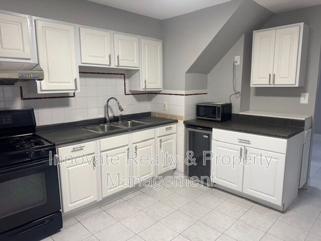 Photo - 2819 Comly Rd