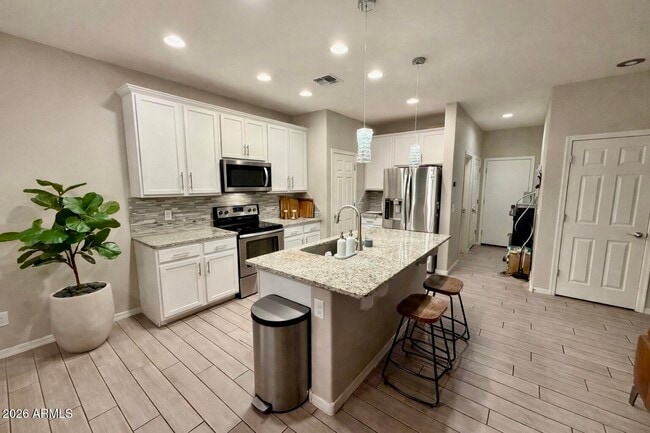 Photo - 2254 E University Dr