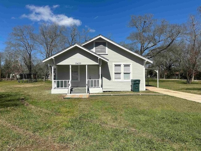 Building Photo - 2420 Wilson St