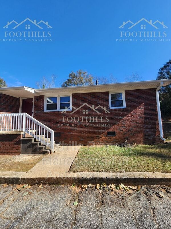 Building Photo - 202 Kennemore St Unit 3