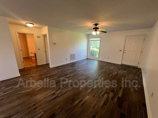 Photo - 115 Rowe Ln Unit Apt 2
