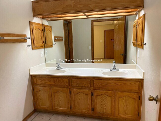 Photo - 1109 N 47th St