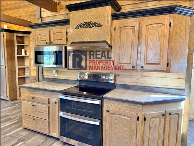 Photo - Beautiful 5 bed 2 bath country living - 5+...