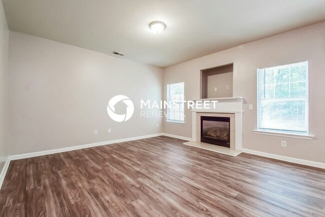 3 Bedroom Pet-Friendly Home in Atlanta, GA with Main Street Renewal