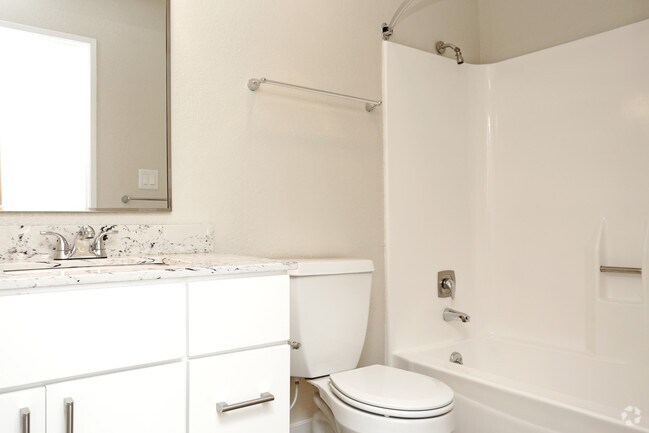 1BR,1BA-700SQ - San Leandro Racquet Club