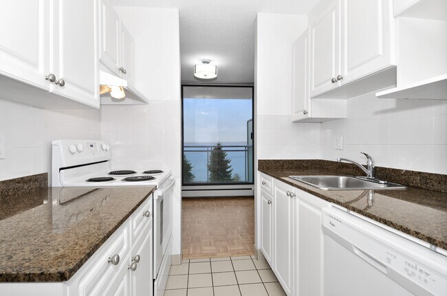 Photo - Hollyburn Plaza Unit 00402
