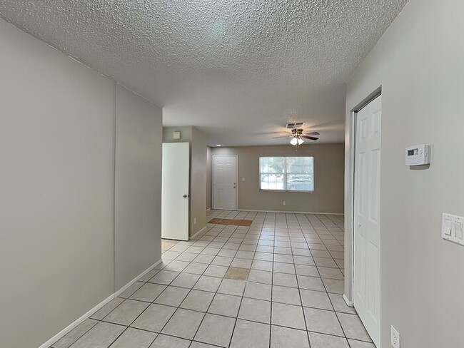 Photo - 107 Bayside Blvd