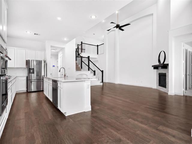 6504 Dynamite Dr