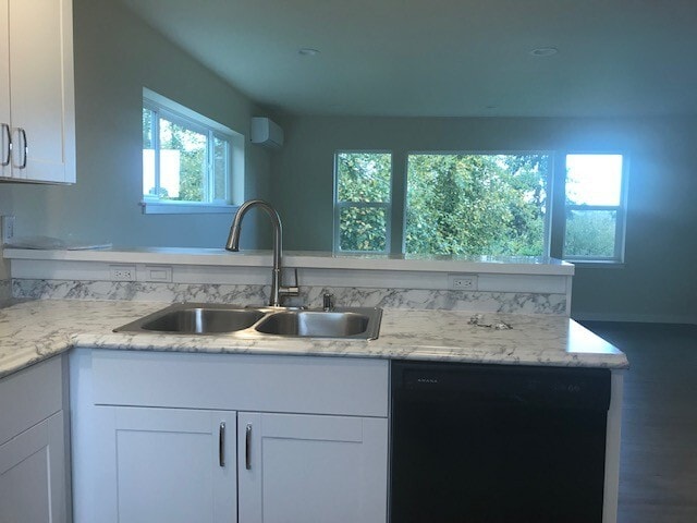 Photo - 5 Bed 3 Bath Home near WWU!