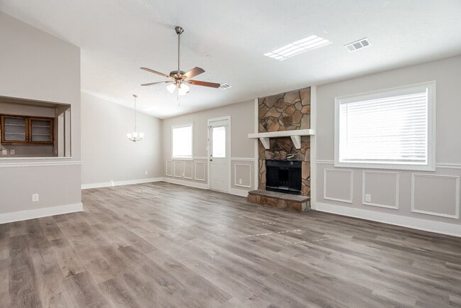 Photo - 9453 Forest Knoll Dr