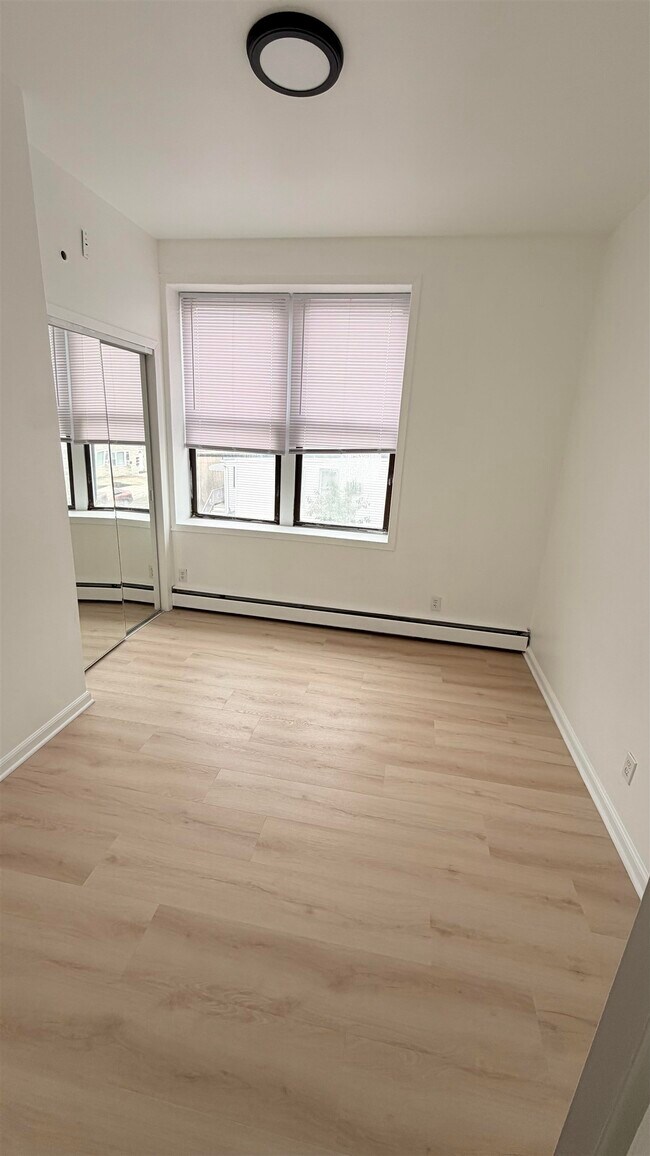 599 60th St Unit 1