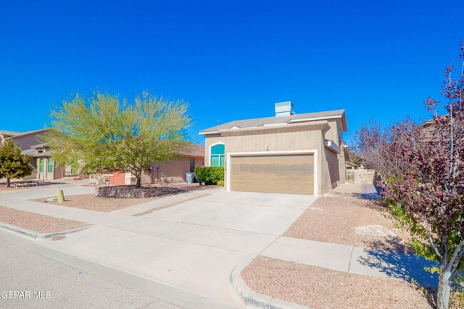 Building Photo - 14529 Jesus Almeida