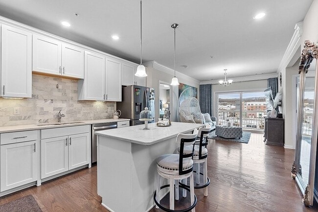 Building Photo - 120 University Ave Unit 2308