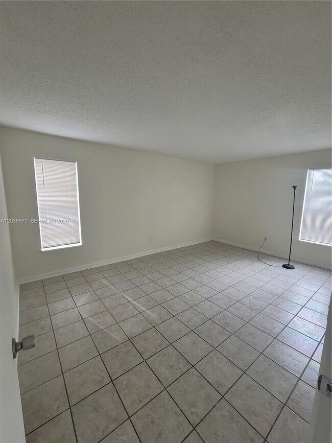 Photo - 2800 NW 56th Ave Unidad E401