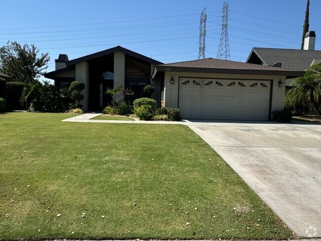 Building Photo - Charming Southwest Home!