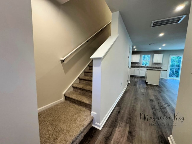 Photo - 162 Villa Grande St