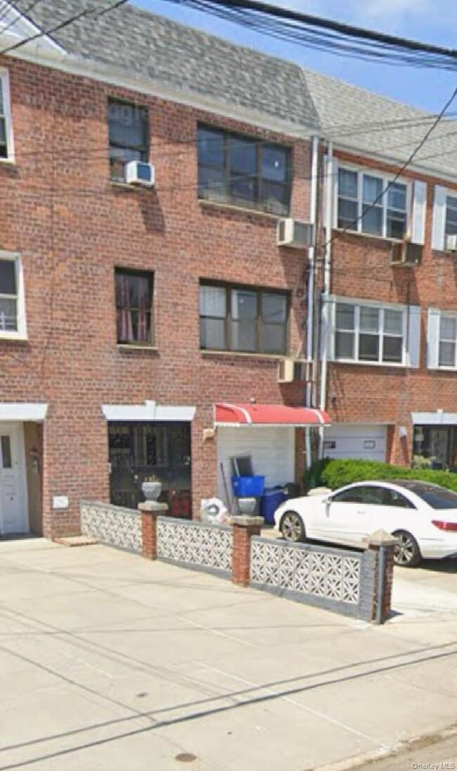 Building Photo - 32-44-44 72nd St Unit 1 Rental