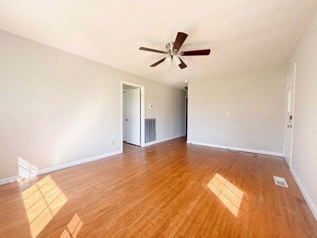 Photo - Spacious 3-Bedroom Home with Screened-In Porch and Ample Parking in Cookeville