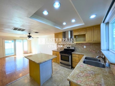 Spacious and Modern Home in Village Walk C... - Spacious and Modern Home in Village Walk C... Unidad B