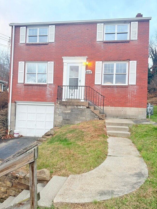 Building Photo - Spacious 3BD/1BA Single Family Home