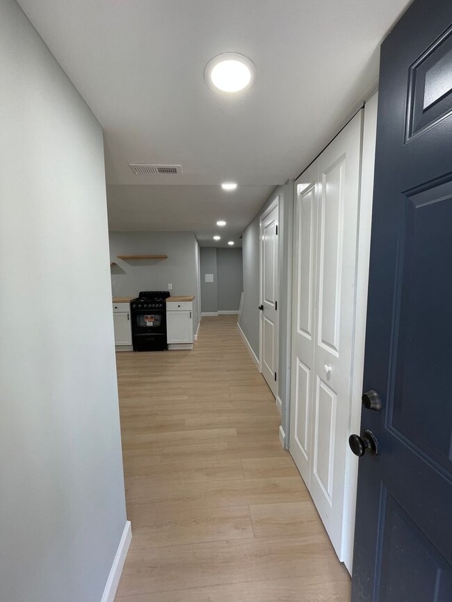 Photo - Private Bedroom in Congress Heights!