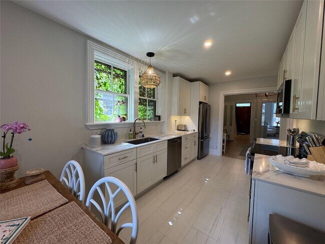 Photo - 8 Barney St Unit 1