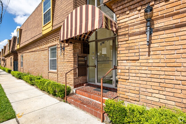 Building Photo - 6564 Fleur De Lis Dr Rental