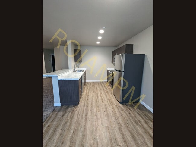 Photo - 1215 S Eisenhower St