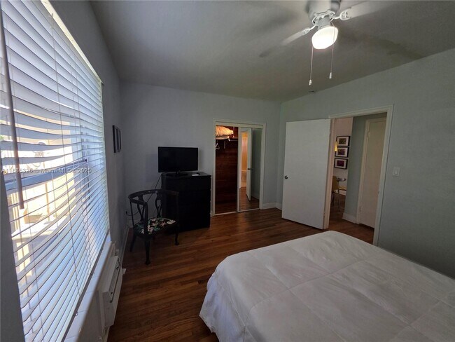 Photo - 8024 Harding Ave Unit 7