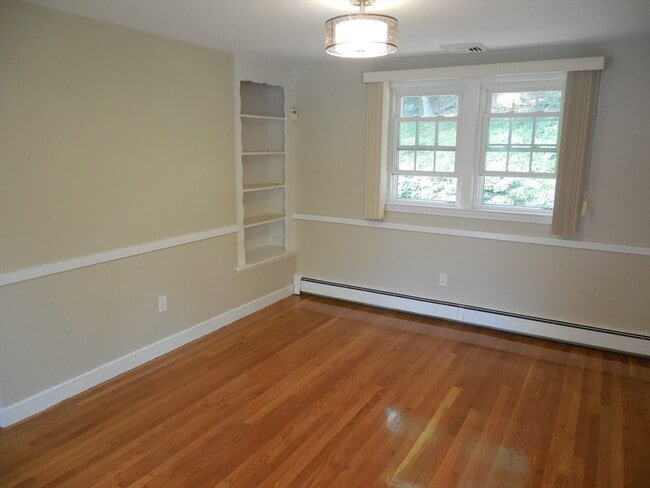 Photo - 166 Totten Pond Rd