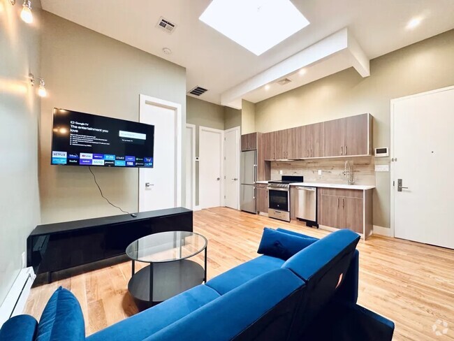 Building Photo - Furnished room/NOT APARTMENT Unit 2R