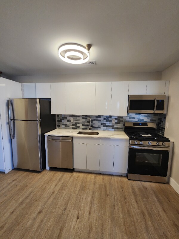 Photo - 19 N American Dr House
