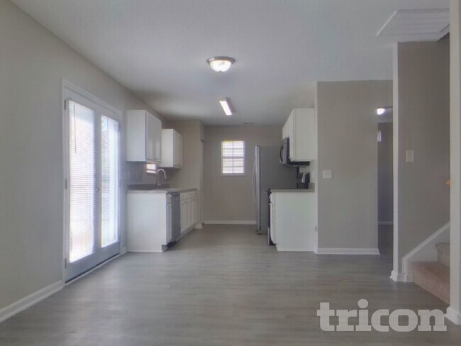 Photo - 390 Fox Trot Dr