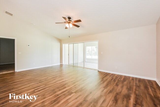 Photo - 207 Shannon Ln