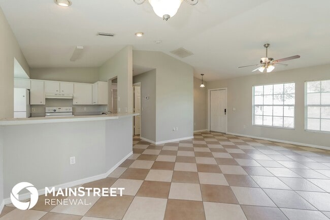 Photo - 2423 Dongola St
