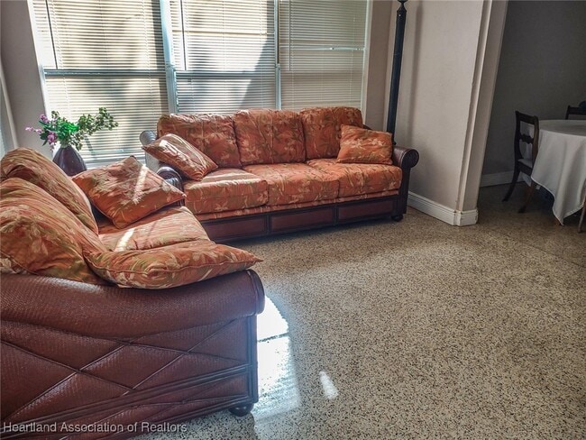 Building Photo - 10512 US-98 Unit 2