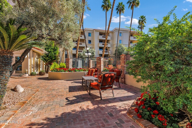 Photo - 4200 N Miller Rd Unit 321