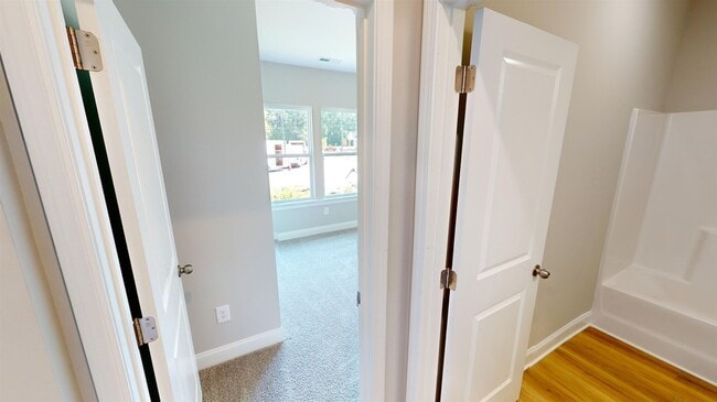 1060 Moen Lp