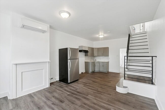 Building Photo - 3 Bedroom House North Philly- Newly Renovated