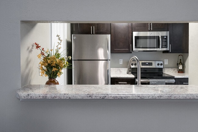 Cocina completamente equipada con encimeras de granito - Willowbend