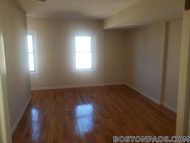 Photo - 914 Dorchester Ave Unit 2