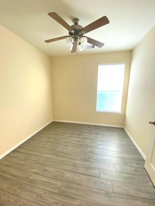 Photo - 29880 Dovetail Blf Ln