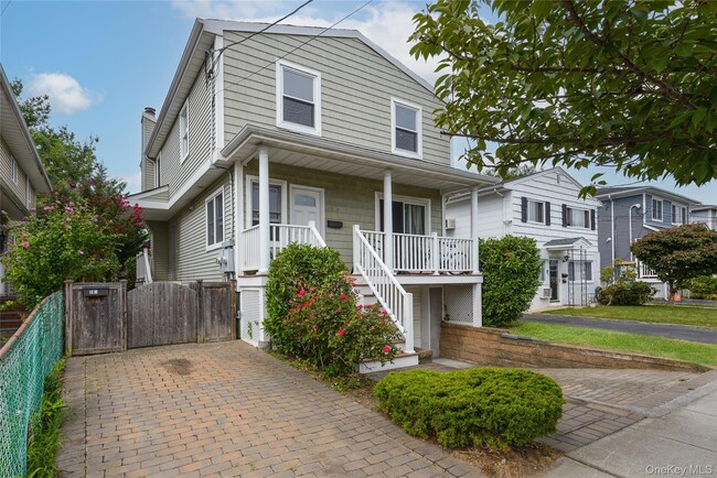 Building Photo - 19 Graywood Rd Rental