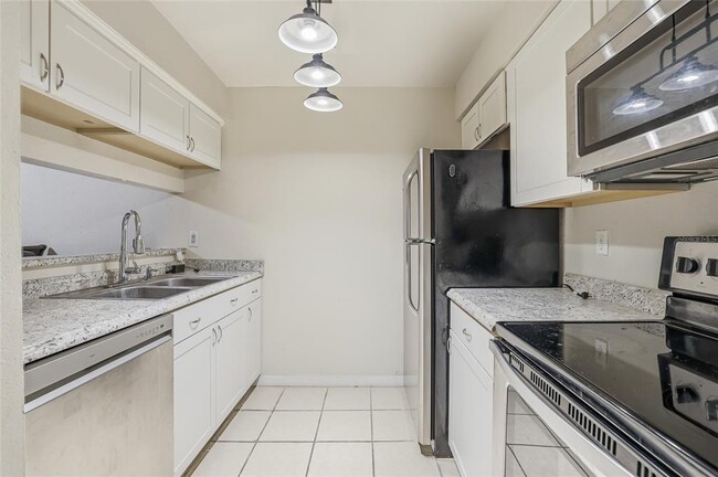 Photo - 4004 Nestle Oaks Pl Unidad 203