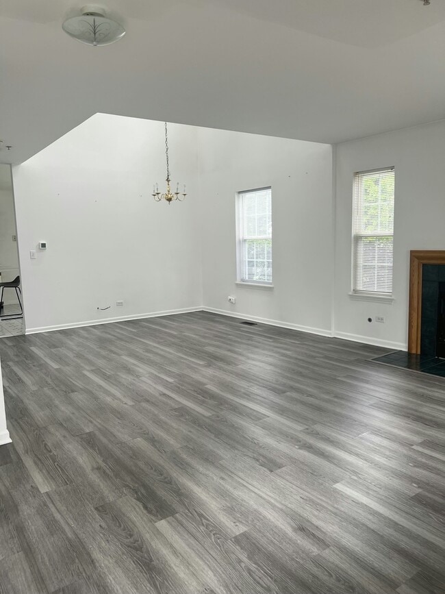 1214 Orleans Dr