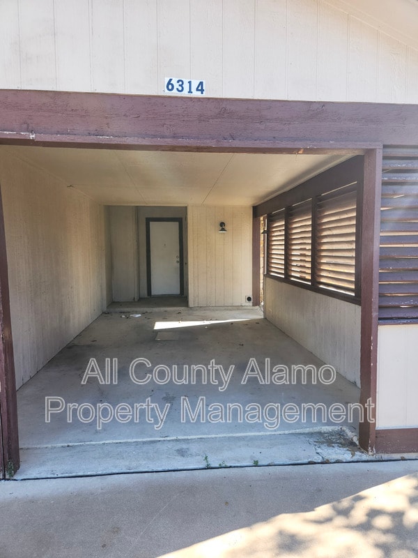 Photo - 6314 Waddesdon Wood