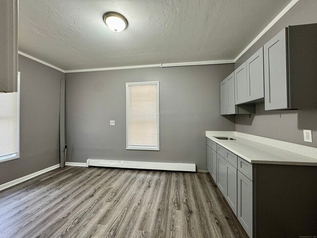 Photo - 1102 E Main St Unit 1